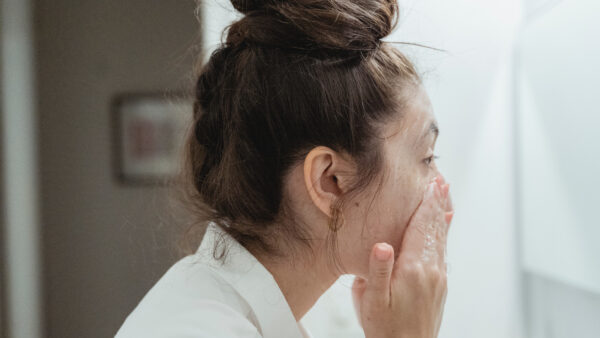 Naturalne sposoby dbania o skórę twarzy, szyi i dekoltu