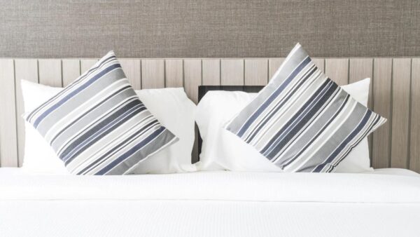 Jakie kolory i wzory pościeli wybrać do sypialni?